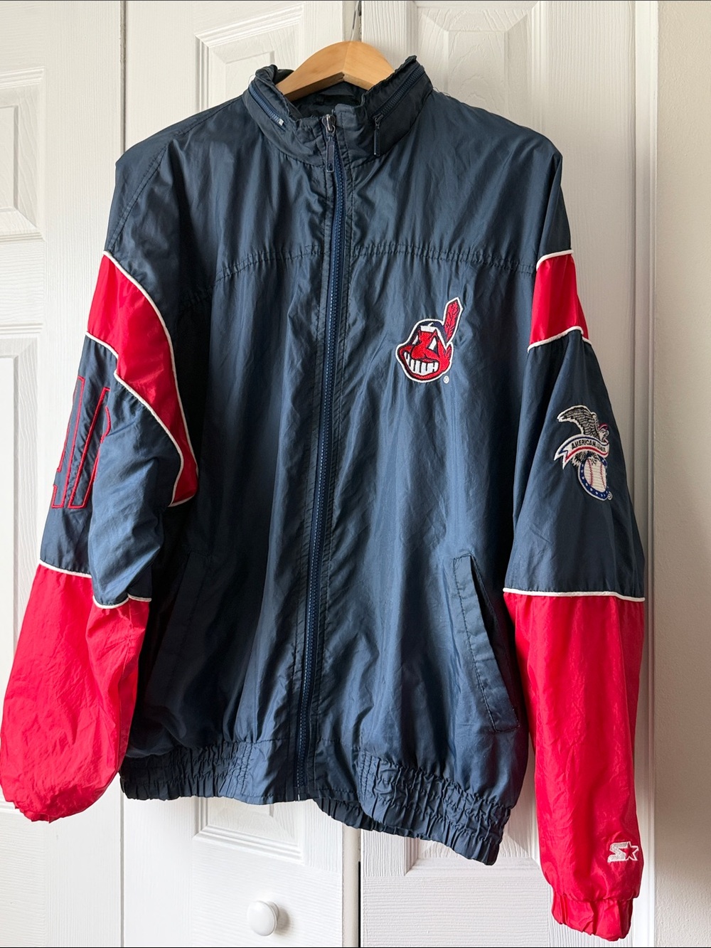 Vintage 90s Starter Cleveland Indians MLB Windbreaker Jacket Men’s L